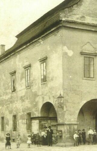 Pohled na západní stěnu radnice okolo r. 1900